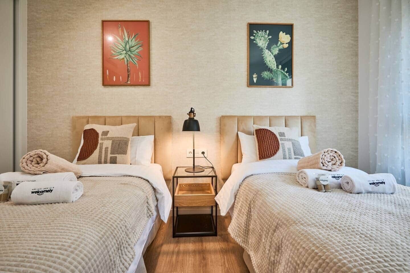 3 عدّة غرف نوم ومكواة/لوح كي وواي فاي مجانًا وملاءات أسرّة