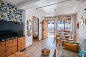Smart TV - Naufragos Beach Apartment - by Welcomely (Torrevieja)