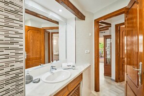Bathroom - Mediterranean Style Apartment - by Welcomely (Torrevieja)