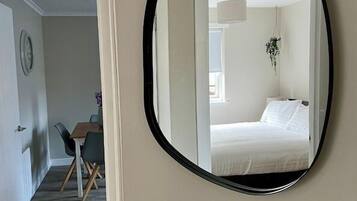 2 bedrooms, internet