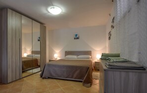 1 Schlafzimmer, Bügeleisen/Bügelbrett, Reisekinderbett, kostenloses WLAN