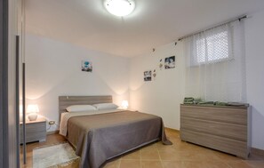 1 bedroom, iron/ironing board, travel crib, free WiFi