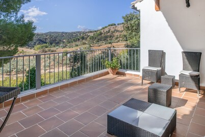 Country House 'Las Mimosas Ronda' with Mountain View, Wi-Fi and Air Conditioning