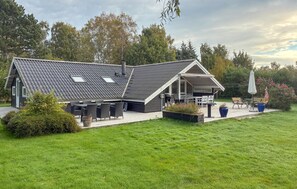 Exterior - Amazing home in Stege with WiFi (Stege)