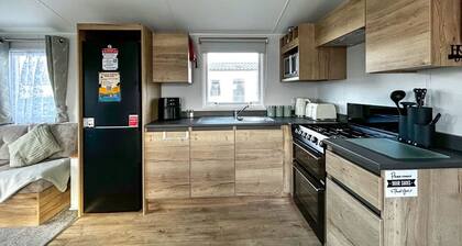Parkdean Camber Sands Sleeps 8 Pet Frien