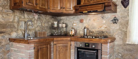 Cottage, 1 Double Bed | Private kitchen | Fridge, oven, stovetop, espresso maker