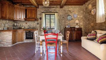 Cottage, 1 Double Bed | Living area