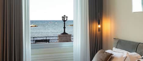 1 室のベッドルーム、セーフティボックス (室内)、デスク、アイロン / アイロン台