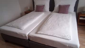 1 Schlafzimmer, Bügeleisen/Bügelbrett, Bettwäsche