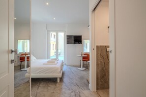 Deluxe Double Room, Balcony | Free WiFi - Italianflat - Vandom Suite Duomo (Milan)