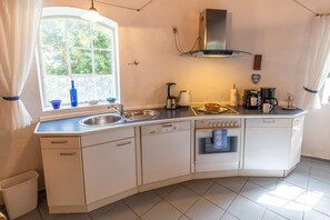 Kühlschrank, Ofen, Herdplatte, Geschirrspüler