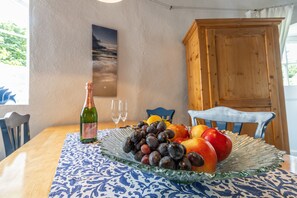 Dining - Holiday Home 'Windmill Betty by the North Sea' with Private Terrace, Private Garden and Wi-Fi (Cuxhaven)