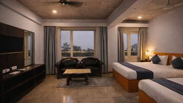 Firemannsrom – familie | Skrivebord, wi-fi (inkludert) og sengetøy