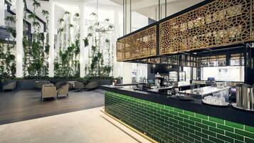 Bar (trong khuôn viên)