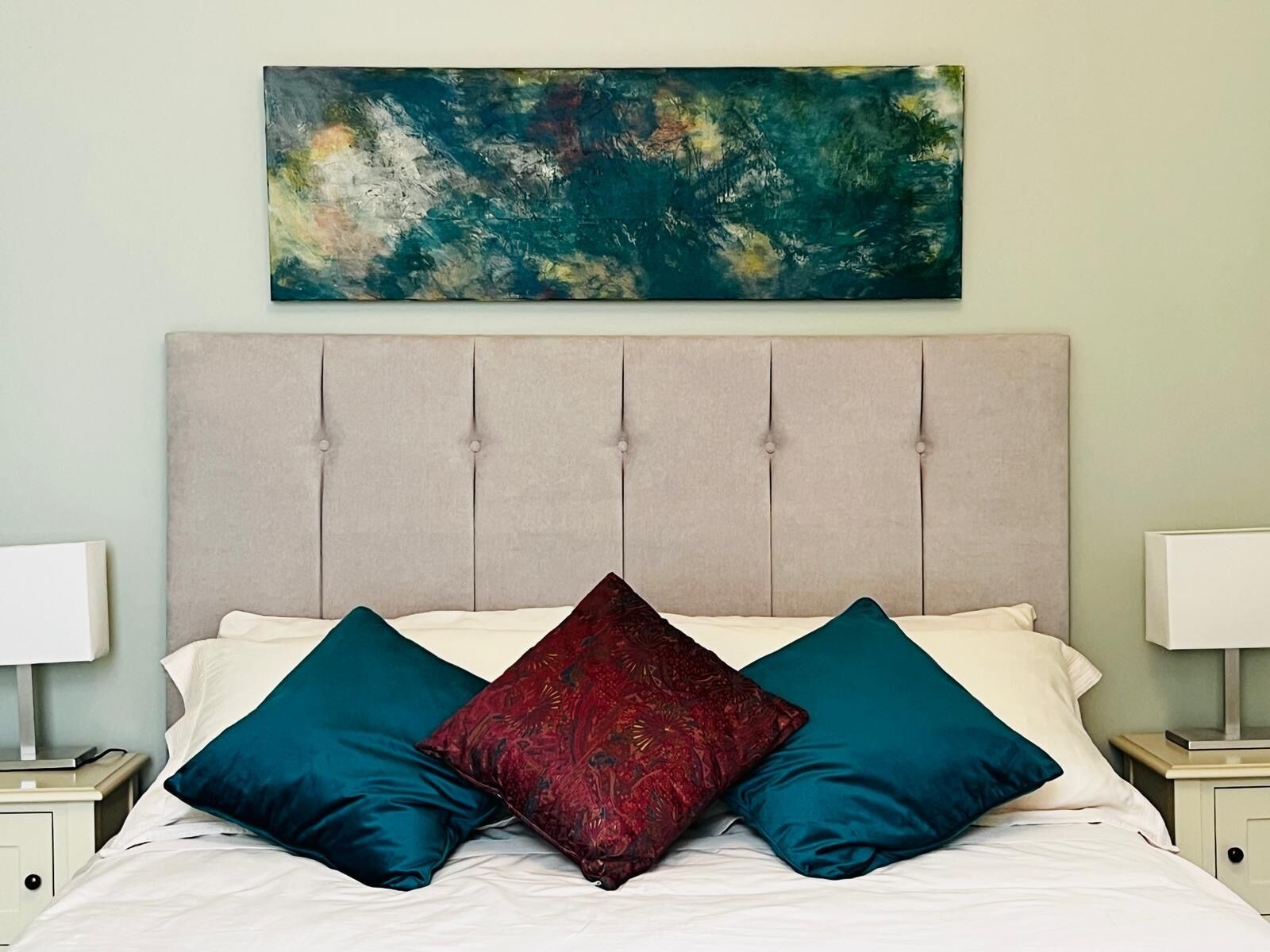Individually decorated, individually furnished, soundproofing, free WiFi