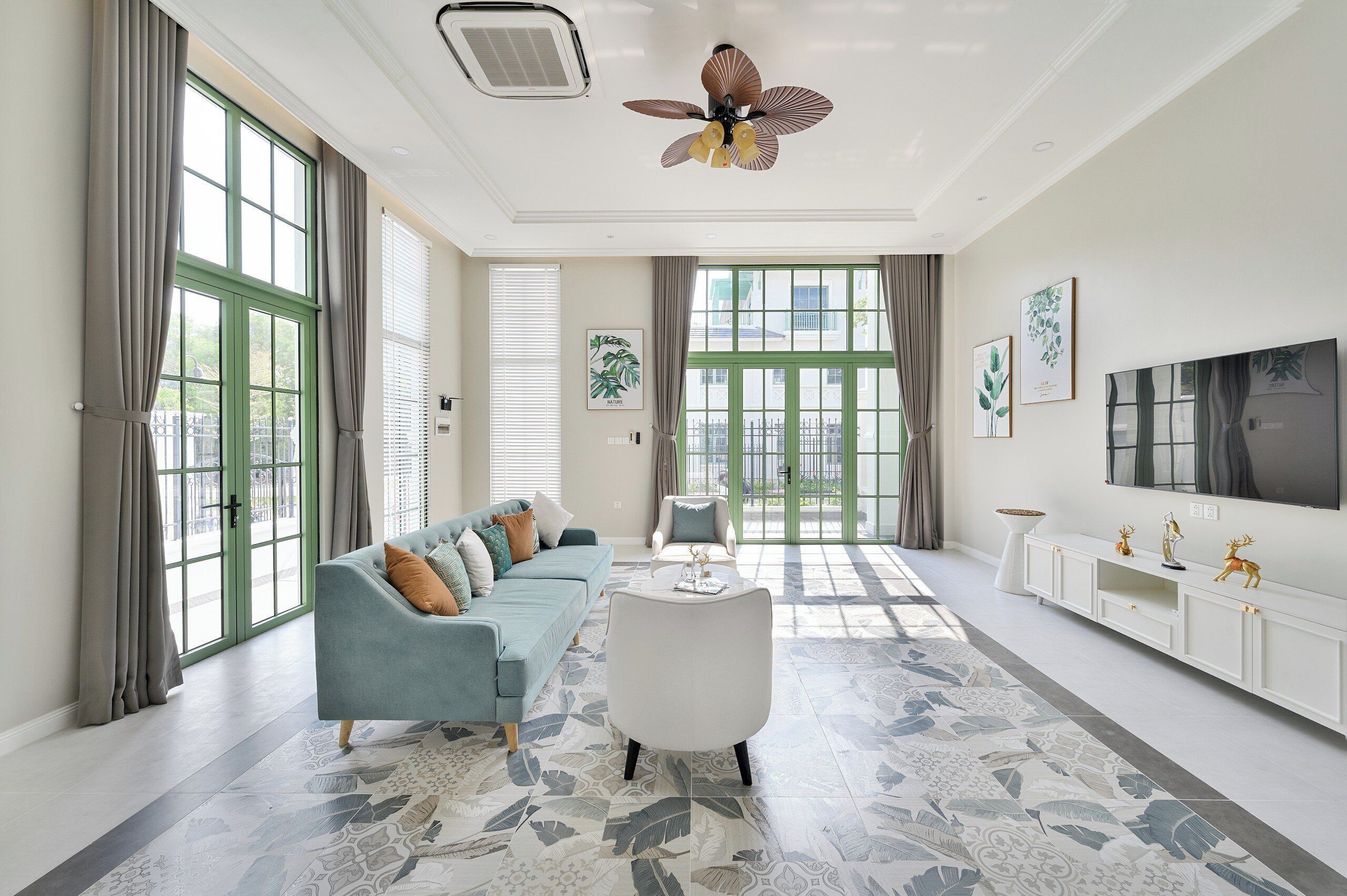 Executive Villa | Living area | Flat-screen TV