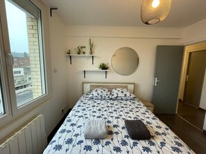 Bügeleisen/Bügelbrett, WLAN, Bettwäsche