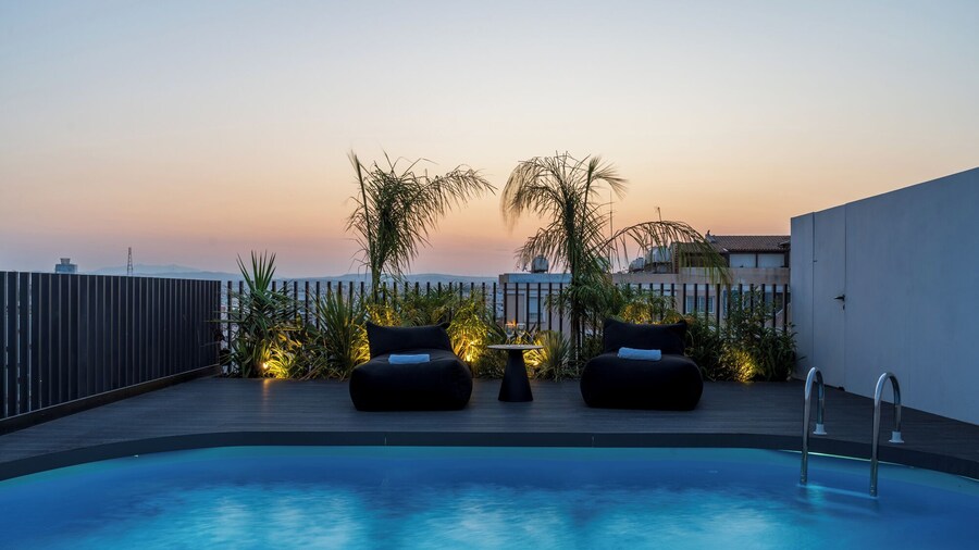 The Penthouse - 3BR Seaview in Larnaca