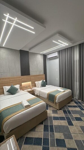 In-room safe, blackout drapes, soundproofing, iron/ironing board - الفؤاد العربي -  لو كوير (Abha)