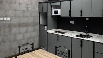 Mini-fridge, microwave, oven, stovetop