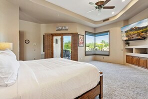 Desk, iron/ironing board, travel cot, free WiFi - Lavish Estate w/THREE Sport Courts & Home Theater (Scottsdale)
