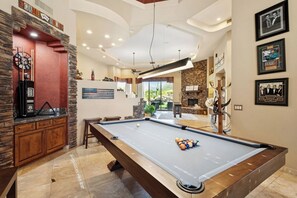 Games room - Lavish Estate w/THREE Sport Courts & Home Theater (Scottsdale)