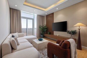 Apartamento luxo, 2 quartos, vista para o canal | Área de estar