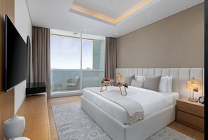 Apartamento luxo, 2 quartos, vista para o canal | Cofres nos quartos, cortinas blackout, ferros/tábuas de passar roupa