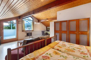 1 bedroom, WiFi, bed sheets - Guest Room Koch with Panoramic View, Private Terrace and Wi-Fi (Bad Säckingen)