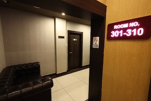 Minibar, free WiFi, bed sheets