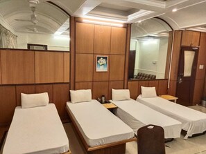 Habitación Premium con 1 cama matrimonial o 2 individuales | Wifi gratis 