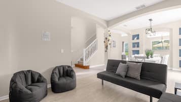 House | 6 bedrooms, Internet