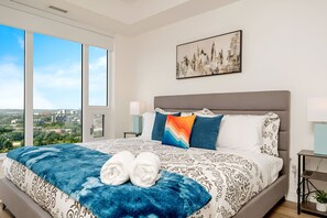 Apartment | 1 bedroom, Internet - Newly Built Modern Condo With Stunning City Views (Kitchener)