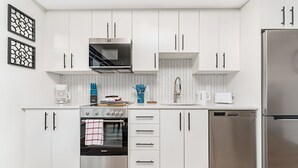 Apartment - Newly Built Modern Condo With Stunning City Views (Kitchener)