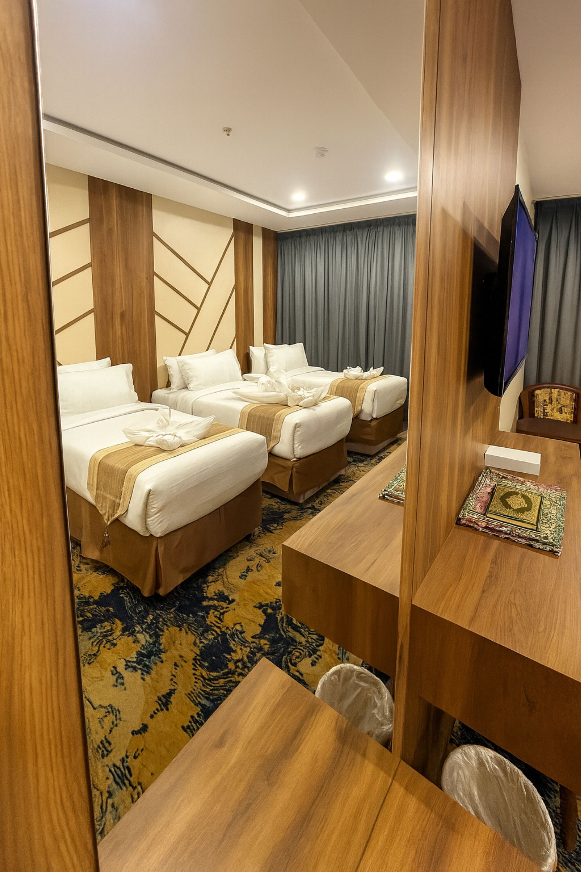 迷你吧、客房内保险箱、办公桌、免费 WiFi