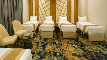 Minibar, in-room safe, desk, free WiFi