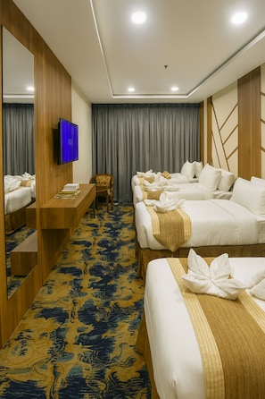 Minibar, in-room safe, desk, free WiFi