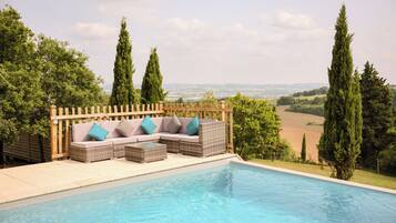 Cabane CINE RETRO plain pied, SPA privatif et vue panoramique | Literie de qualité supérieure, draps fournis