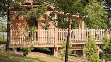 Cabane CINE RETRO plain pied, SPA privatif et vue panoramique | Literie de qualité supérieure, draps fournis