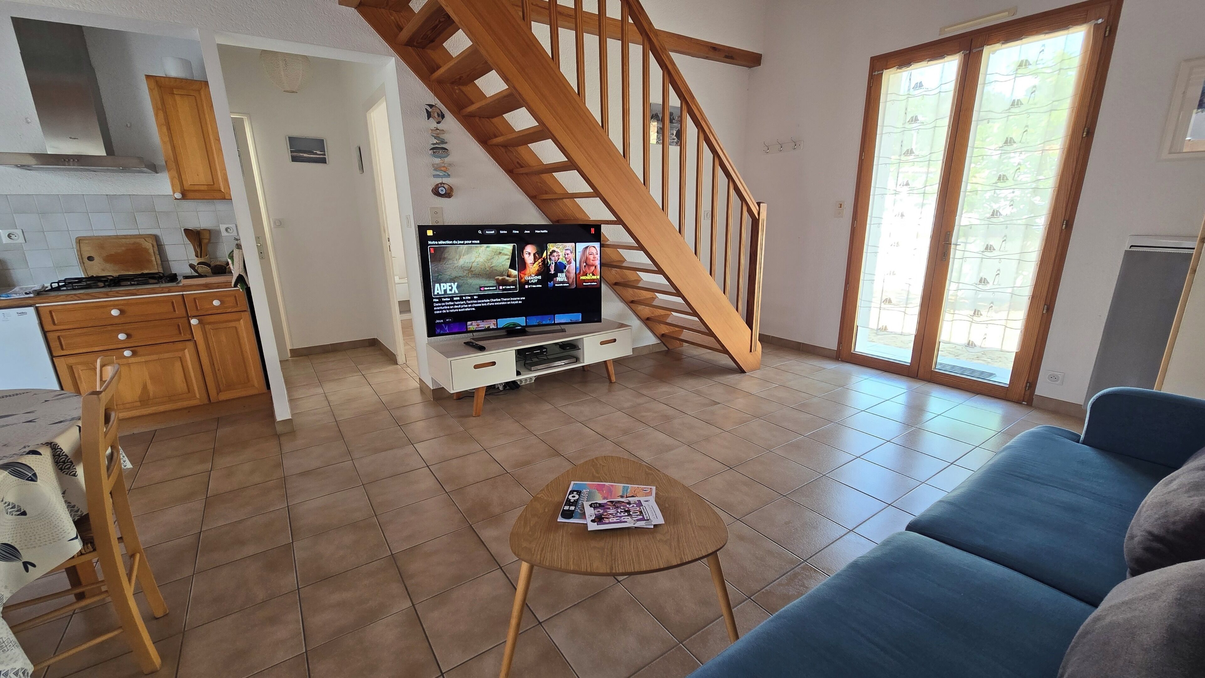 Smart-TV, Bücher, Videothek