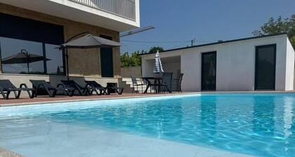 Enjoy this modern ground-floor apartment, perfect for families or groups.