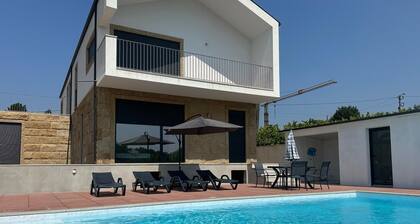 Enjoy this modern ground-floor apartment, perfect for families or groups.