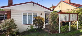 Cozy Studio near UQ | Walk to Shops & Transit