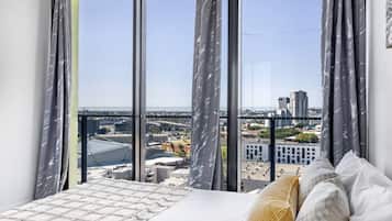 Desk, iron/ironing board, WiFi, bed sheets