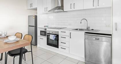 Cozy 2BR Home | Quiet Bellbird Park Stay