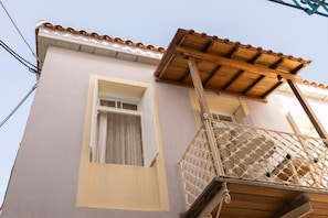 Deluxe Apartment, Balcony, City View | Terrace/patio