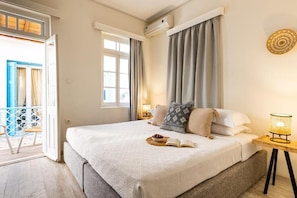 Deluxe Apartment, Balcony, City View | Free WiFi - Casa Blue Old Port (Skiathos)