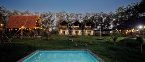 Desk, laptop workspace, free WiFi, bed sheets