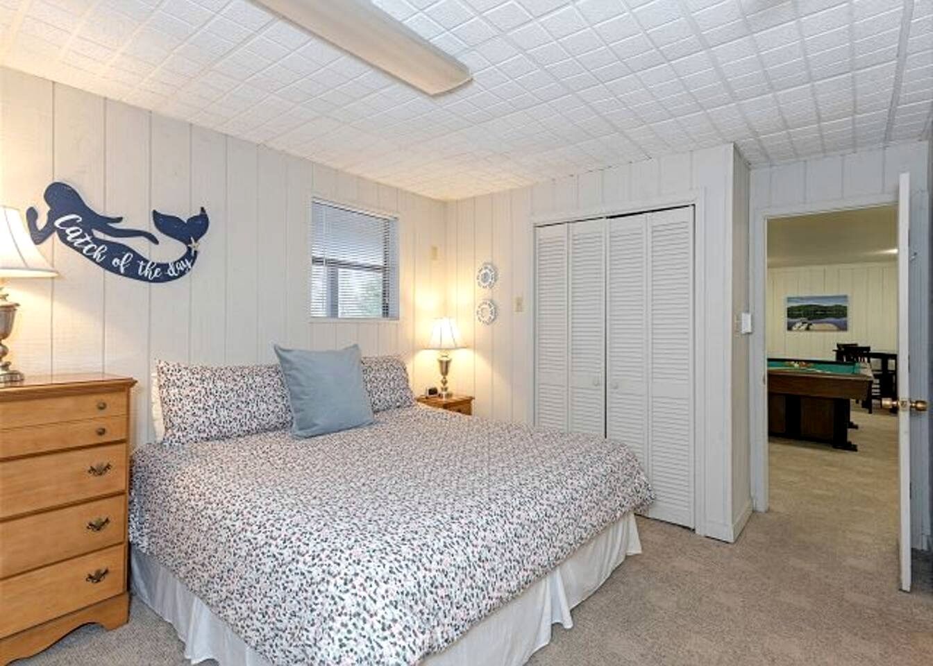 4 bedrooms, desk, iron/ironing board, WiFi