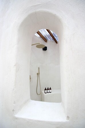 Poreamme, hiustenkuivaaja, pyyhkeet, saippua